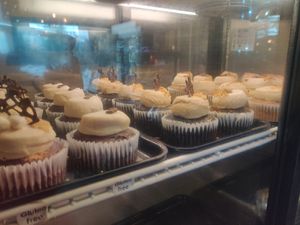 Cupcakes at End of the Line Cafe in Pensacola