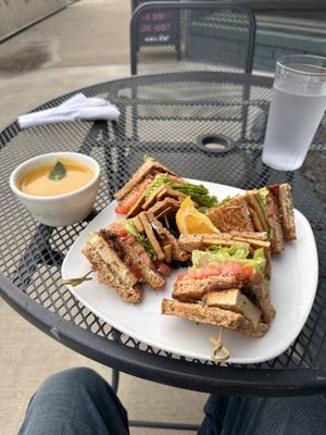 Knuckle Sandwich & Cup of Sweet Potato-Apple Soup #Veganuary at End of the Line Cafe in Pensacola