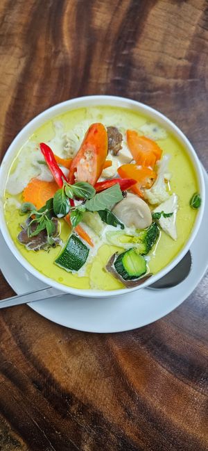 Green curry at Chada Vegetarian Restaurant in Chiang Mai