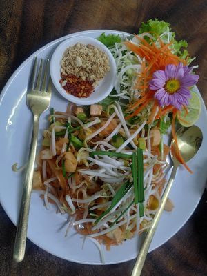 Pad Thai at Chada Vegetarian Restaurant in Chiang Mai