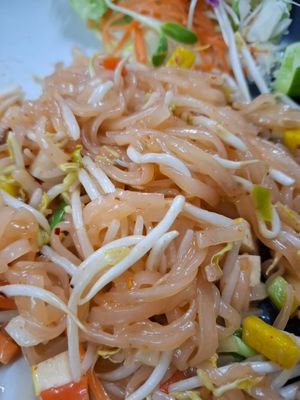 Pad Thai at Chada Vegetarian Restaurant in Chiang Mai