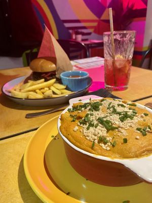 Bocas burger and Mac & Boca  at Boca Boca Vegan Guilty Pleasure in Warsaw