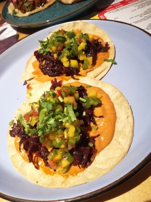 Hibiscus tacos at Boca Boca Vegan Guilty Pleasure in Warsaw