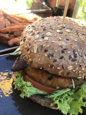 Vegan burger “Schatzinsel"  at Peter Pane - Neue Promenade in Berlin