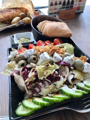 Salat Olivia mit Rosmarin Thymian Topping at Bistro La Cucina Verde in Saarbrucken