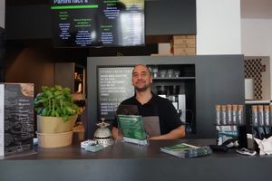Claudio, the happy and proud owner and chef at Bistro La Cucina Verde in Saarbrucken
