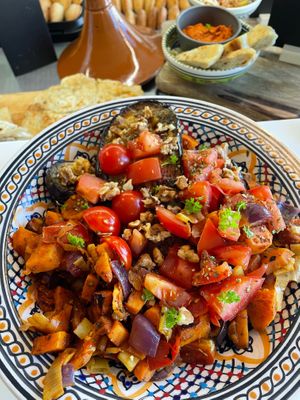 Spicy harissa schotel (vegan) at Verdeli in The Hague