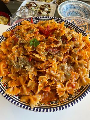 Spicy farfalle (vegan) at Verdeli in The Hague