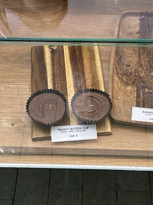 Vegan peanut butter cup  at Cup 28° in Brussels