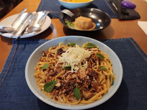 The linguine with bacon was delicious ! The empanada of cogumelo taste a lot of coconut that was the only not recommended at Inari in Rio De Janeiro