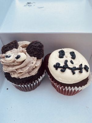 Cookies and cream cupcake and red velvet cupcake at nami Vegan Sweets in Phoenix