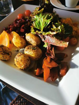 Plato vegano  at Restaurante Anoa Santanyí in Mallorca