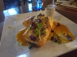 Vegetable filled crispy filot rolls with maracuia sauce and chili sip at Restaurante Anoa Santanyí in Mallorca