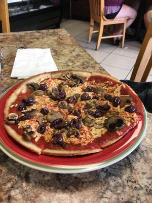 vegan, gluten free pizza at Vertoris Pizza House in Bradenton