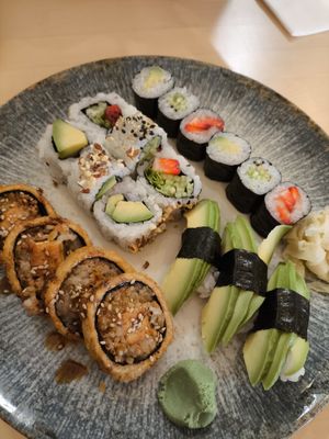 Second plate. I ended up taking half back with me lol at Baushi in Carvoeiro