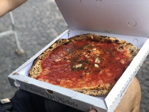 Pizza Marinara at Pizzeria da Michele in Naples