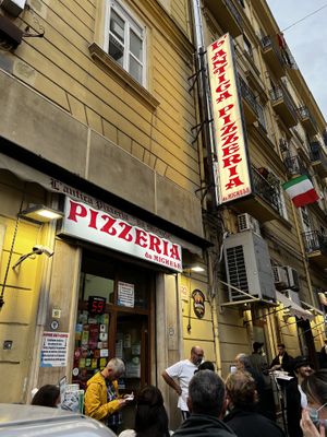 Store front  at Pizzeria da Michele in Naples
