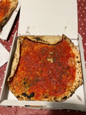 Marinara Pizza at Pizzeria da Michele in Naples