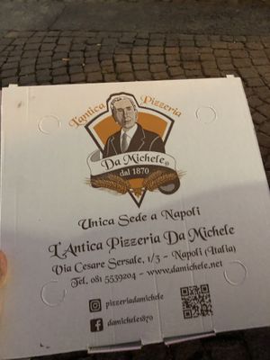 L’Antica pizzeria   at Pizzeria da Michele in Naples
