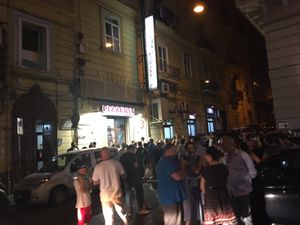 Crowded especially around 9pm at Pizzeria da Michele in Naples