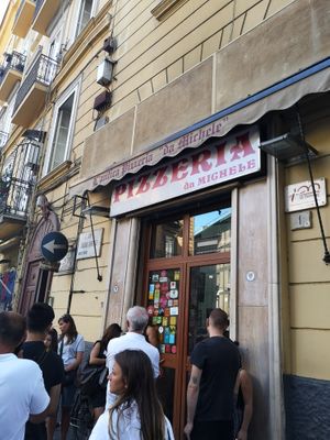 The wait outside  at Pizzeria da Michele in Naples