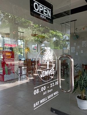 Vegan and pure vegetarian resto at Jimveg in Jimbaran
