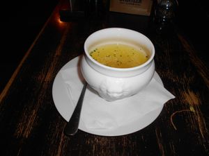 Vegan vegetable broth at Mariahilferbräu in Vienna