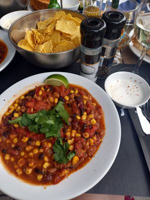 Chili sin carne met alpro room en nacho's (ook geroosterd brood inbegrepen, niet op de foto) at Moby Dick in Antwerpen
