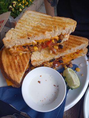 Vegan chili & cheddar croque met alpro room at Moby Dick in Antwerpen