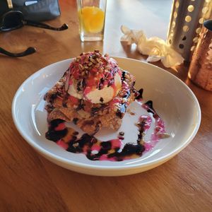 Apple fritter with Ice Cream at Bhumi in Tijuana