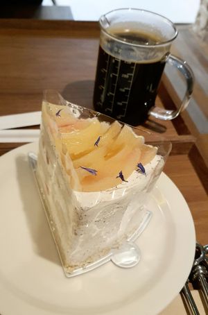 peach fresh cream cake at Savage Garden - Maybe closed in Seoul