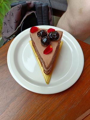 Chocolate cake at Savage Garden - Maybe closed in Seoul