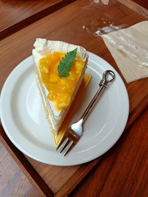Mango cake at Savage Garden - Maybe closed in Seoul