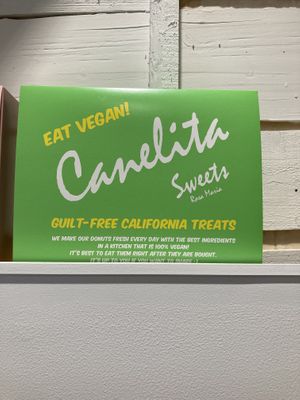 To-go box  at Trick or Treat Vegan Sweets (formerly Canelita Sweets) in Osaka