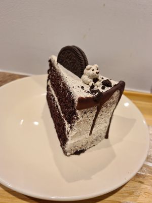 Orea choco cake. It was absolutely delicious! #Veganuary at Trick or Treat Vegan Sweets (formerly Canelita Sweets) in Osaka