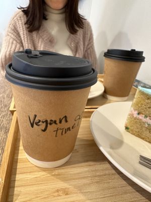 Café sem cafeína    at Trick or Treat Vegan Sweets (formerly Canelita Sweets) in Osaka