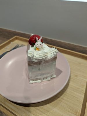 Strawberry cake at Trick or Treat Vegan Sweets (formerly Canelita Sweets) in Osaka