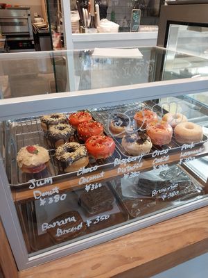 donuts at Trick or Treat Vegan Sweets (formerly Canelita Sweets) in Osaka