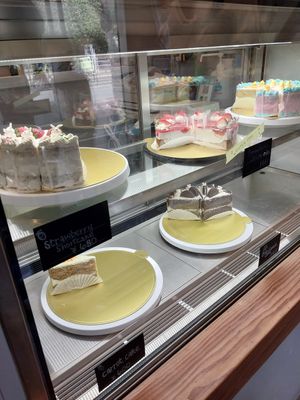 cakes at Trick or Treat Vegan Sweets (formerly Canelita Sweets) in Osaka