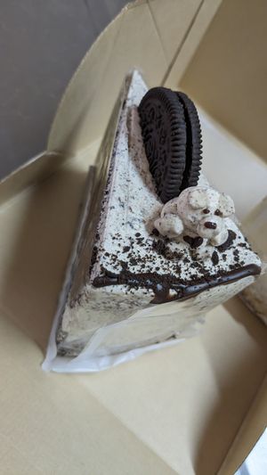 Oreo chocolate cake at Trick or Treat Vegan Sweets (formerly Canelita Sweets) in Osaka