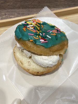 Birthday sprinkle with vanilla ice cream  at Trick or Treat Vegan Sweets (formerly Canelita Sweets) in Osaka