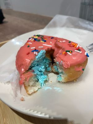 Sprinkle Surprisee  at Trick or Treat Vegan Sweets (formerly Canelita Sweets) in Osaka