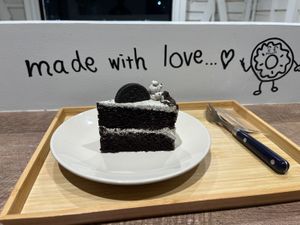Oreo chocolate cakee  at Trick or Treat Vegan Sweets (formerly Canelita Sweets) in Osaka
