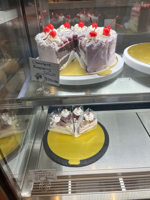   at Trick or Treat Vegan Sweets (formerly Canelita Sweets) in Osaka