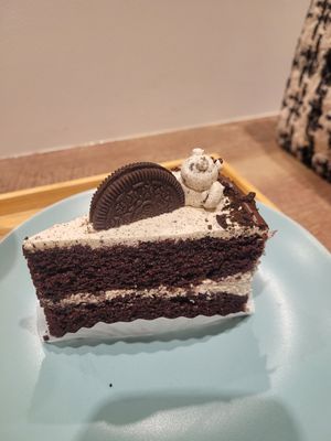 Vegan chocolate cake at Trick or Treat Vegan Sweets (formerly Canelita Sweets) in Osaka