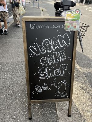 Sign outsidee  at Trick or Treat Vegan Sweets (formerly Canelita Sweets) in Osaka