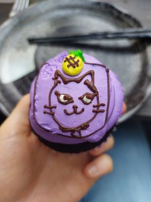 Order made cupcakes at Trick or Treat Vegan Sweets (formerly Canelita Sweets) in Osaka