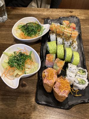 Chef’s selection and salad  at OPLANTE Vegan Sushi & Wok  in Montreal