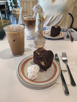Choco banana bread and iced vanilla latte at Caffeinated in Busan
