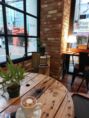  at Caffeinated in Busan